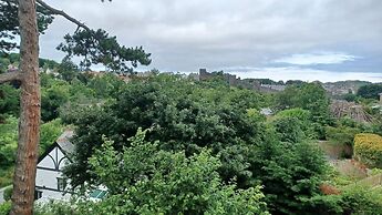 Glan Heulog Guest House