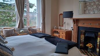 Glan Heulog Guest House