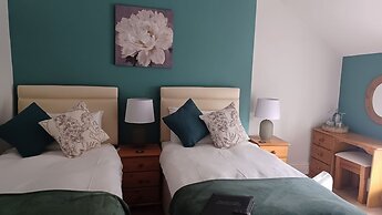 Glan Heulog Guest House