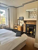 Glan Heulog Guest House