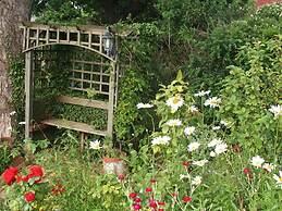 Glan Heulog Guest House