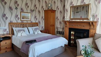 Glan Heulog Guest House