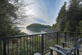 Duffin Cove Oceanfront Lodging