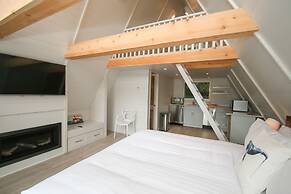 Duffin Cove Oceanfront Lodging