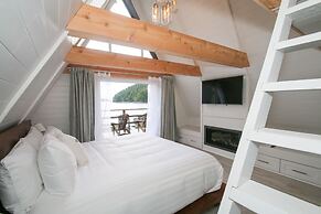 Duffin Cove Oceanfront Lodging