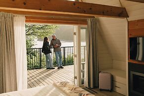Duffin Cove Oceanfront Lodging