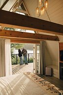 Duffin Cove Oceanfront Lodging