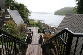 Duffin Cove Oceanfront Lodging