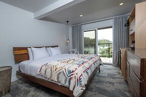 Duffin Cove Oceanfront Lodging