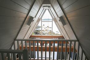 Duffin Cove Oceanfront Lodging