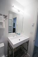 Duffin Cove Oceanfront Lodging