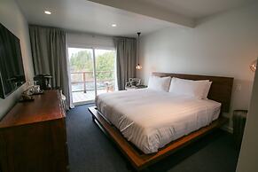 Duffin Cove Oceanfront Lodging