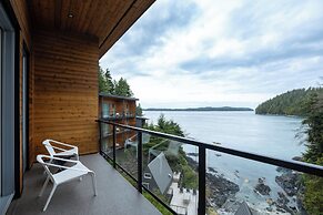 Duffin Cove Oceanfront Lodging