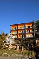 Duffin Cove Oceanfront Lodging