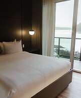 Duffin Cove Oceanfront Lodging