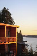 Duffin Cove Oceanfront Lodging