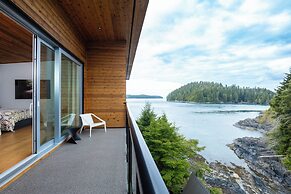 Duffin Cove Oceanfront Lodging