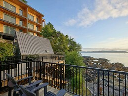 Duffin Cove Oceanfront Lodging