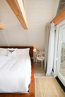 Duffin Cove Oceanfront Lodging