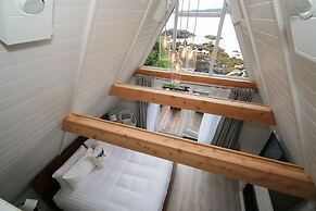 Duffin Cove Oceanfront Lodging