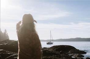 Duffin Cove Oceanfront Lodging