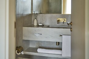 ERTH Abu Dhabi Hotel