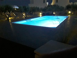 Sunset Studios & Apartments - Adults Only