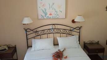 Sunset Studios & Apartments - Adults Only