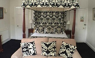 The Original Rosslyn Hotel