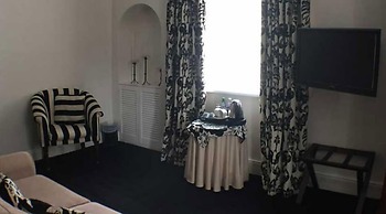 The Original Rosslyn Hotel