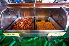 Kata Poolside Resort