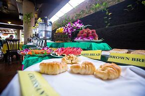 Kata Poolside Resort