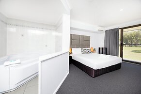 Island Palms Motor Inn