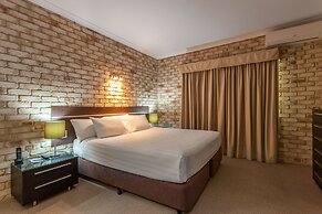 Highlander Motor Inn & Apartments