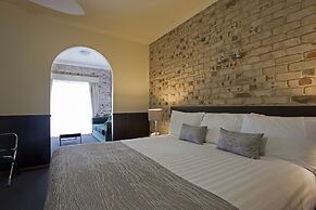 Highlander Motor Inn & Apartments