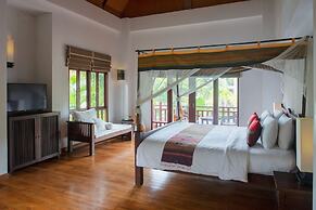 Royal Lanta Resort & Spa