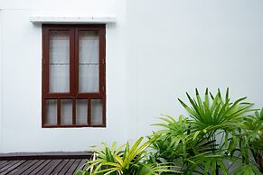 Royal Lanta Resort & Spa