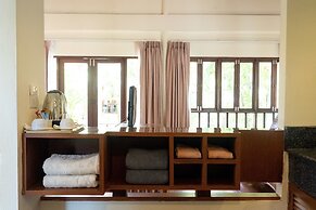 Royal Lanta Resort & Spa