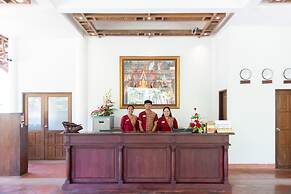 Royal Lanta Resort & Spa