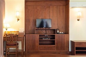 Royal Lanta Resort & Spa