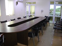 De Holiday Beach Hotel