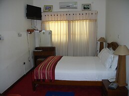 De Holiday Beach Hotel