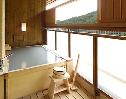 Ryotei Hanayura Ryokan