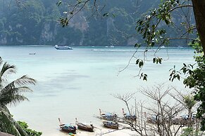 Bayview Resort Phi Phi Island - Beach Front Resort