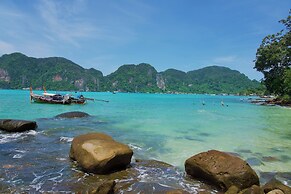 Bayview Resort Phi Phi Island - Beach Front Resort