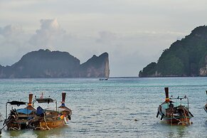 Bayview Resort Phi Phi Island - Beach Front Resort