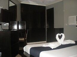 Richmond Plaza Hotel