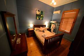 Emaroo Cottages Broken Hill