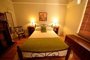 Emaroo Cottages Broken Hill