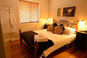 Emaroo Cottages Broken Hill